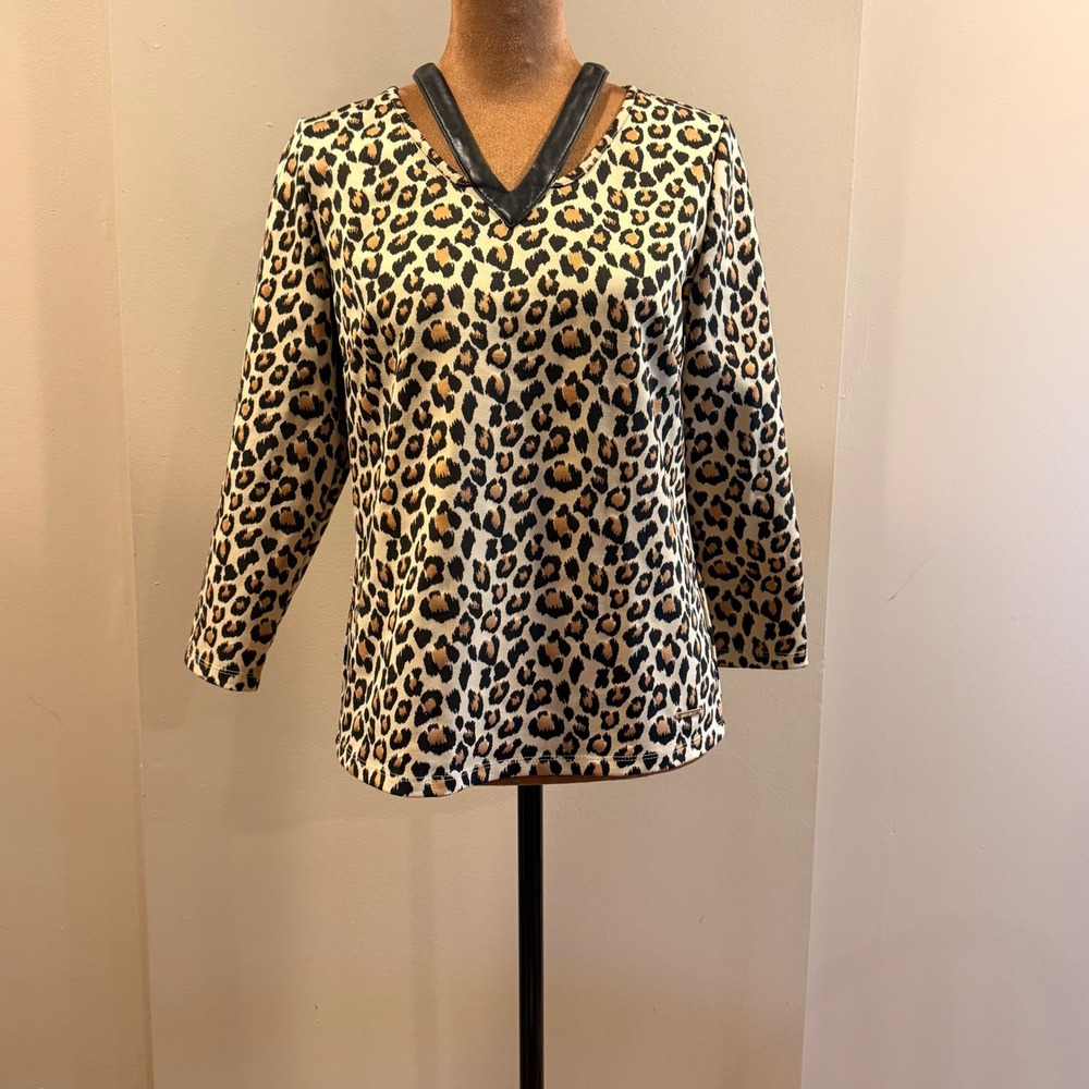 Nine West Leopard Print Top Women XS Tan Faux Leather V-Neck Mob Wife Rocker